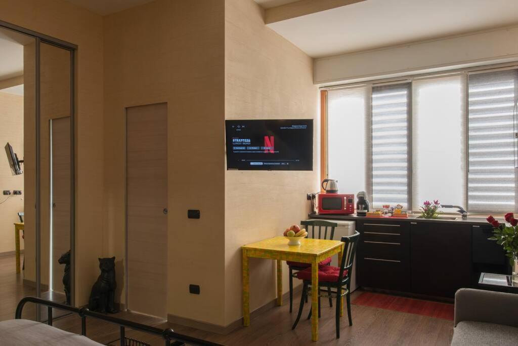 Appartamento Milano Zona Centrale Milão Exterior foto