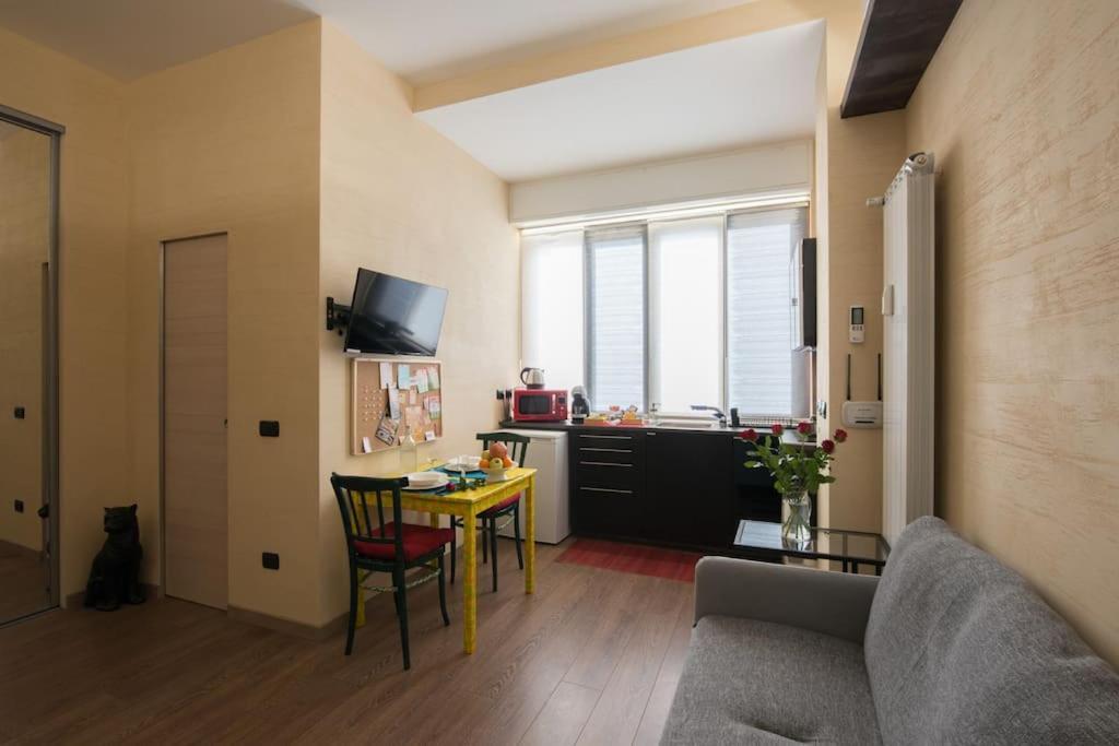 Appartamento Milano Zona Centrale Milão Exterior foto